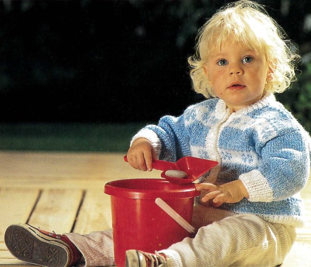 Pullover, tröja med sprund, kofta, mössa, hätta och hjälm