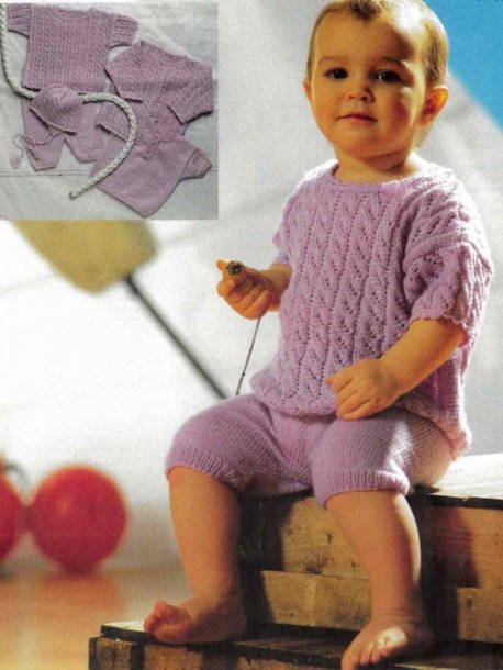 Cardigan, trøje, t-shirt, bukser og hat