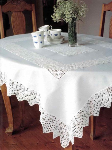 Duk med spetsar