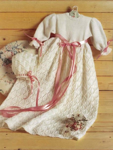 Strikket dåbskjole og hue