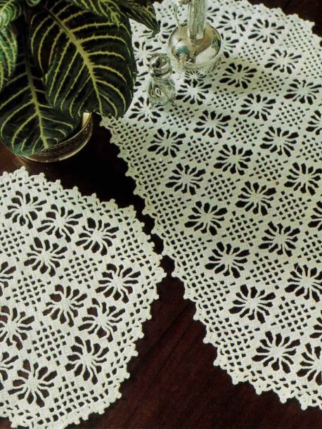 Duk och löpare med spindelmönster