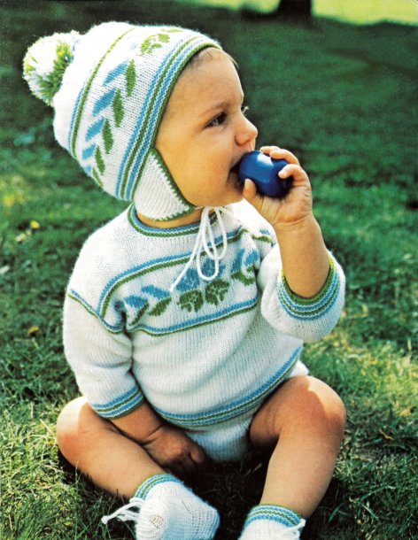 Pullover, byxor, mössa och sockor