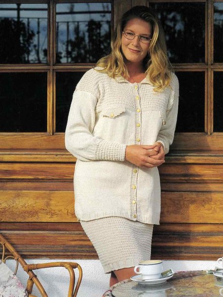 Cardigan og nederdel