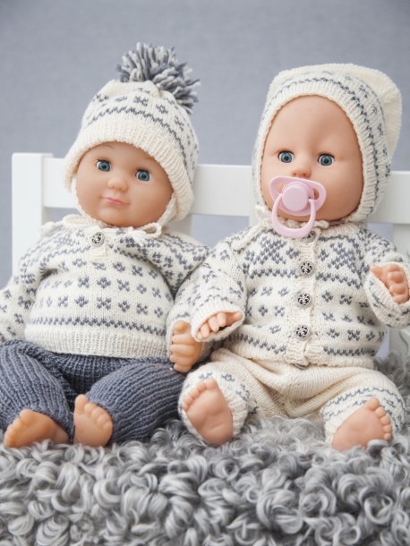 Sweater, cardigan, strømpebukser og huer